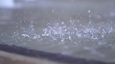 4k实拍自然风光水流水滴滴落空镜头视频的预览图